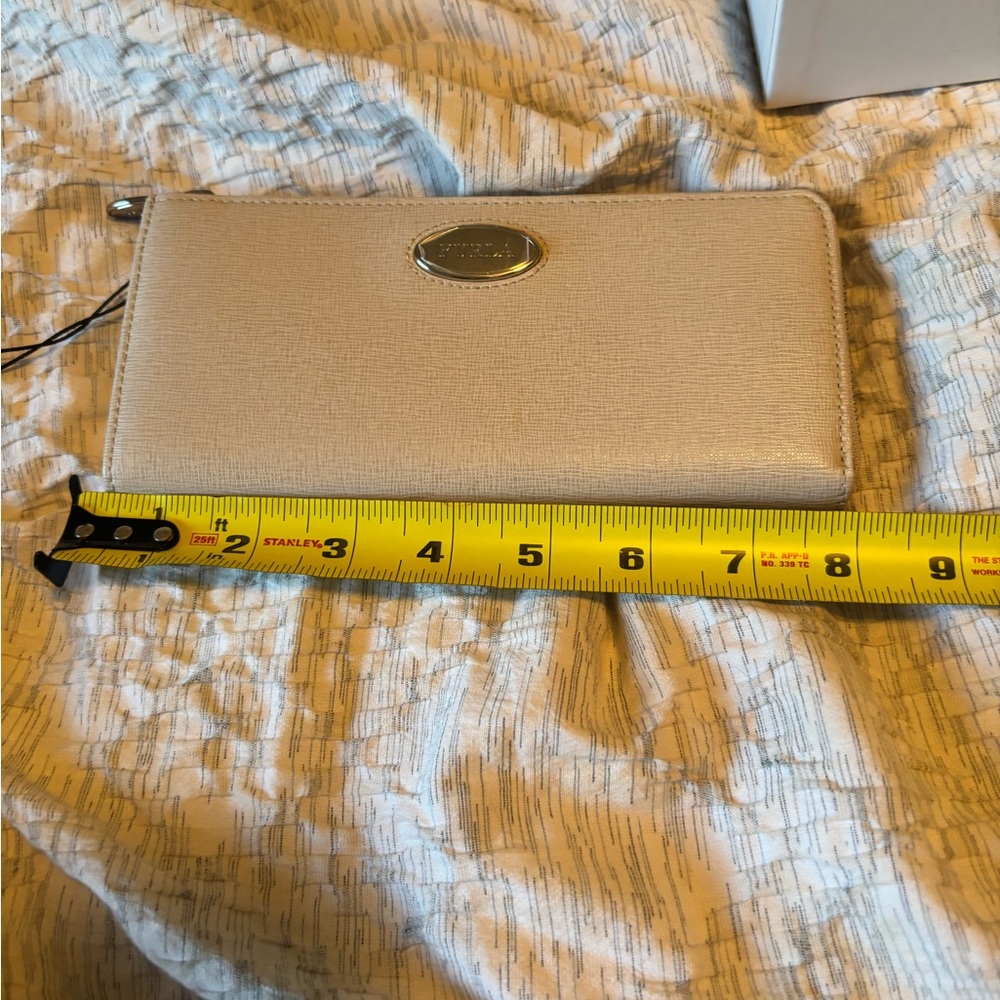 NWT Furla Beige Women's Wallet - Picture 8 of 12